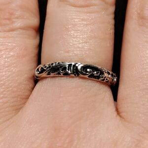 NEW Elegant Swirl Design Silver Ring